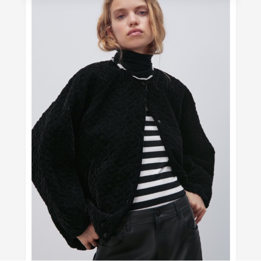 Zara Velvet Quilted Long Sleeve black Bomber Jacket sz.M